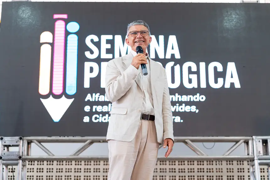 Benevides abre Semana Pedagógica 2026 com palestra de Veveu Arruda e foco na alfabetização