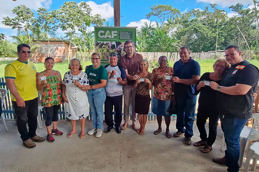 ENTREGA DE CADASTRO DE AGRICULTURA FAMILIAR NELSON MANDELA