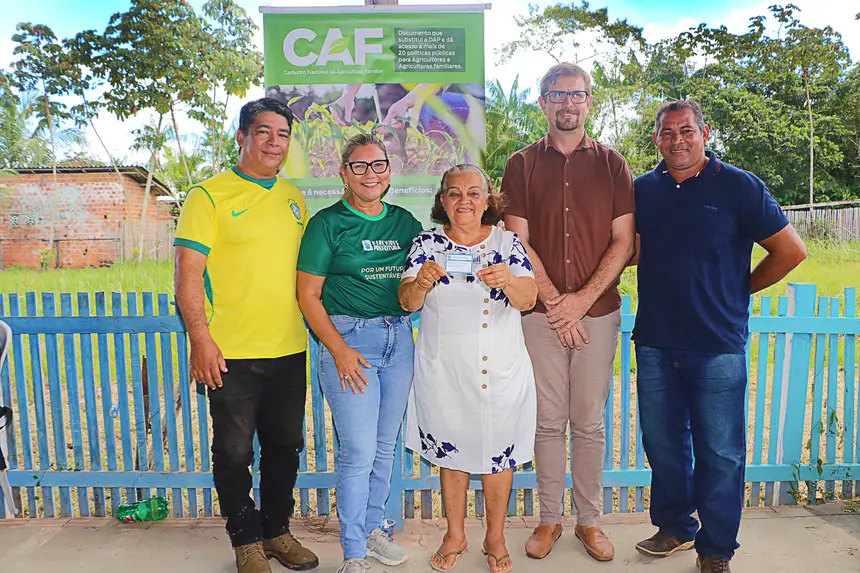 ENTREGA DE CADASTRO DE AGRICULTURA FAMILIAR NELSON MANDELA