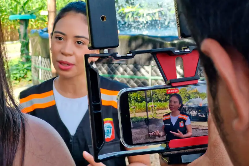 Bastidores da reportagem especial da TV Record - Record News sobre o potencial turístico e econômico de Benevides gravada no último dia 14 de Julho em diversos pontos do município.

O especial irá ao ar (em breve) na TV Record Belém e na Record News
