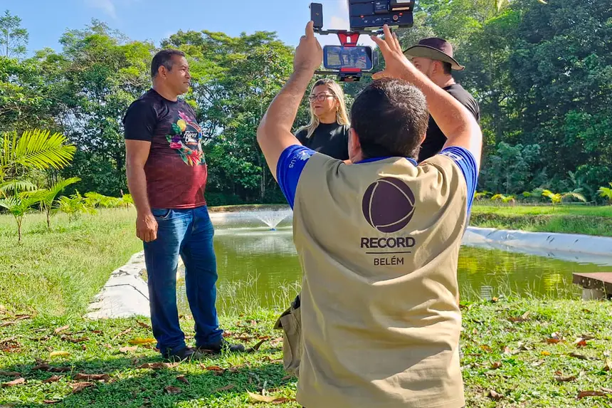 Bastidores da reportagem especial da TV Record - Record News sobre o potencial turístico e econômico de Benevides gravada no último dia 14 de Julho em diversos pontos do município.

O especial irá ao ar (em breve) na TV Record Belém e na Record News