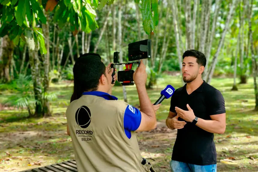Bastidores da reportagem especial da TV Record - Record News sobre o potencial turístico e econômico de Benevides gravada no último dia 14 de Julho em diversos pontos do município.

O especial irá ao ar (em breve) na TV Record Belém e na Record News