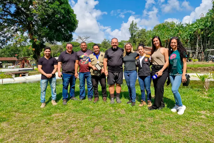 Bastidores da reportagem especial da TV Record - Record News sobre o potencial turístico e econômico de Benevides gravada no último dia 14 de Julho em diversos pontos do município.

O especial irá ao ar (em breve) na TV Record Belém e na Record News