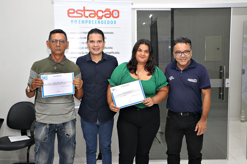 Entrega dos Certificados dos Cursos em Parceria com o SEBRAE