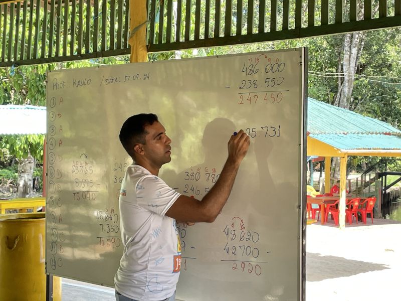 SEMED realiza aulas de reforço itinerante para os alunos do 8º ano da Rede Municipal de Ensino 