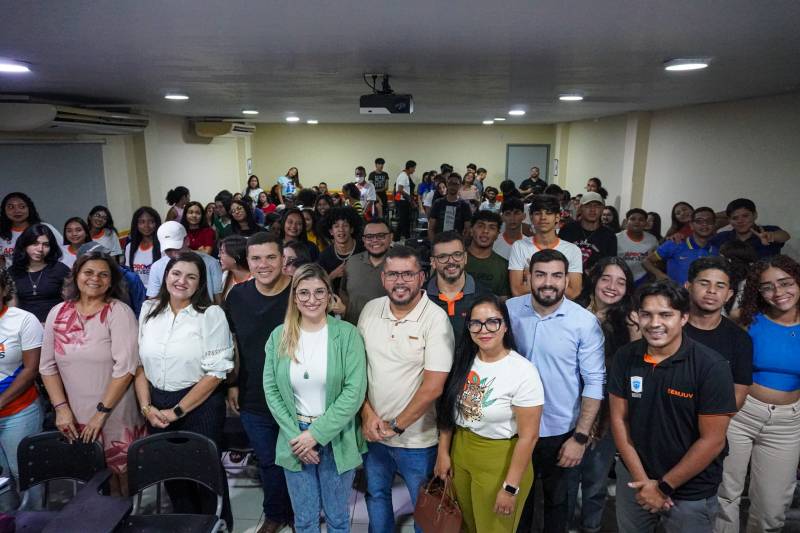 A Prefeitura de Benevides e parceiros lançam o curso "Jovens Empreendedores Digitais", preparando a nova geração para o mercado de trabalho e o futuro dos negócios.