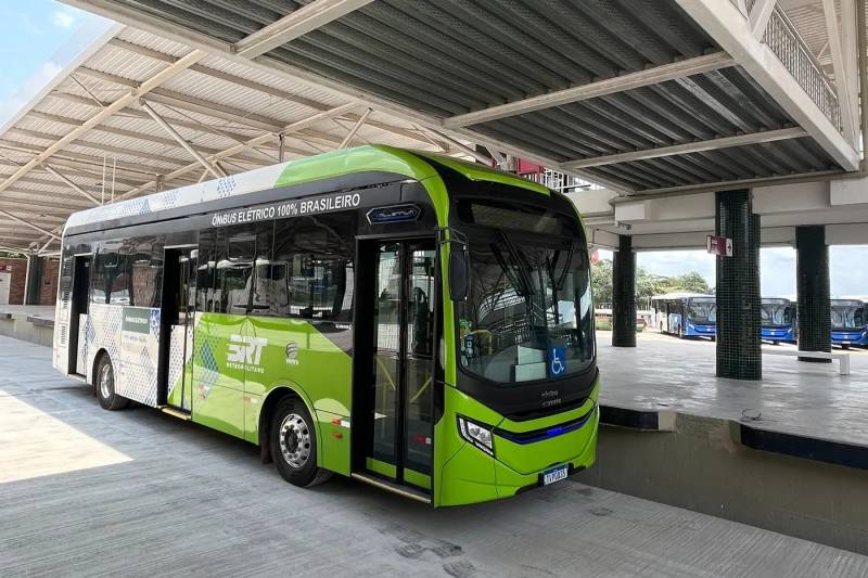 Os novos ônibus do BRT são todos climatizados, equipados com Wi-Fi e total acessibilidade.