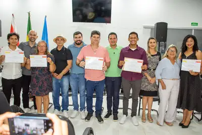 Prefeitura de Benevides certifica alunos do curso de Inglês para Empreendedores 