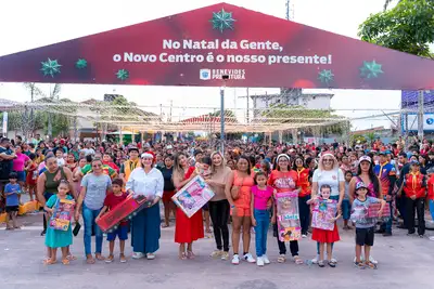 Luz, magia e muita animação: Vila Encantada de Natal transforma o Centro da Cidade de Benevides