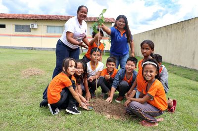 Trote Ecológico: Retorno das aulas é marcado pelo movimento "Benevides mais verde, mais florida e alfabetizada"