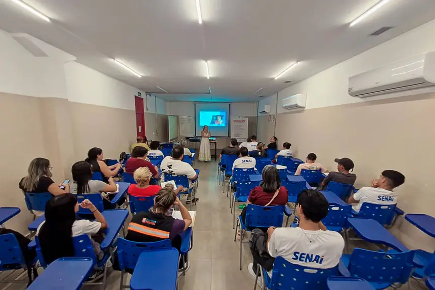 Prefeitura de Benevides leva aulas de empreendedorismo para alunos dos cursos de movelaria da UsiPaz