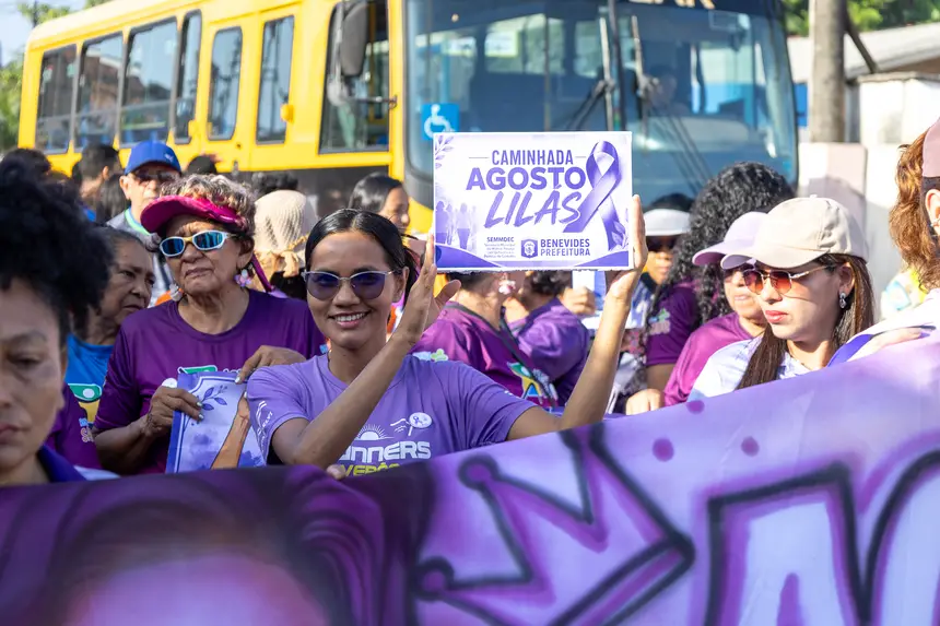 Benevides realiza caminhada na abertura da programação do Agosto Lilás